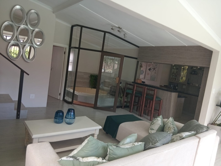 6 Bedroom Property for Sale in Gonubie Eastern Cape